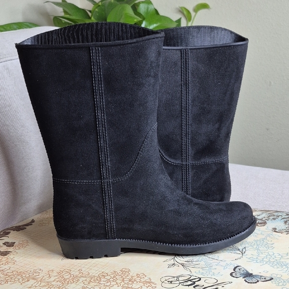 ANDREA Rain Boots - Picture 1 of 7